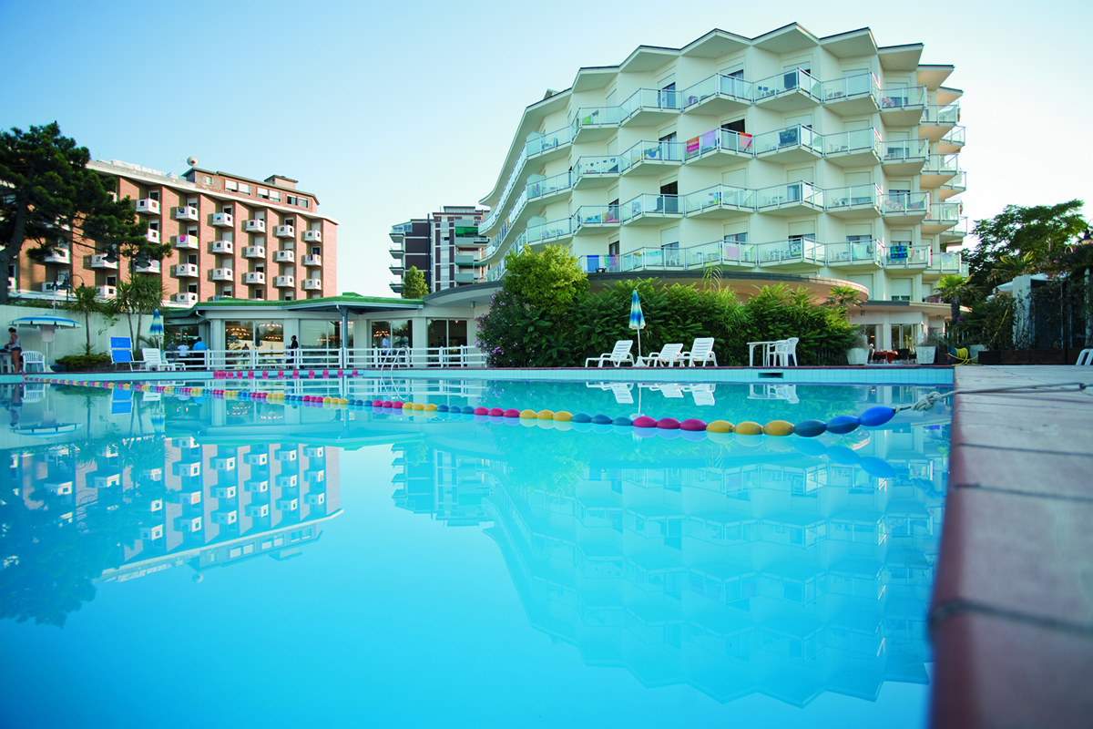 HOTEL BELLEVUE BEACH | Milano Marittima, Emilia Romagna | DaylightTour